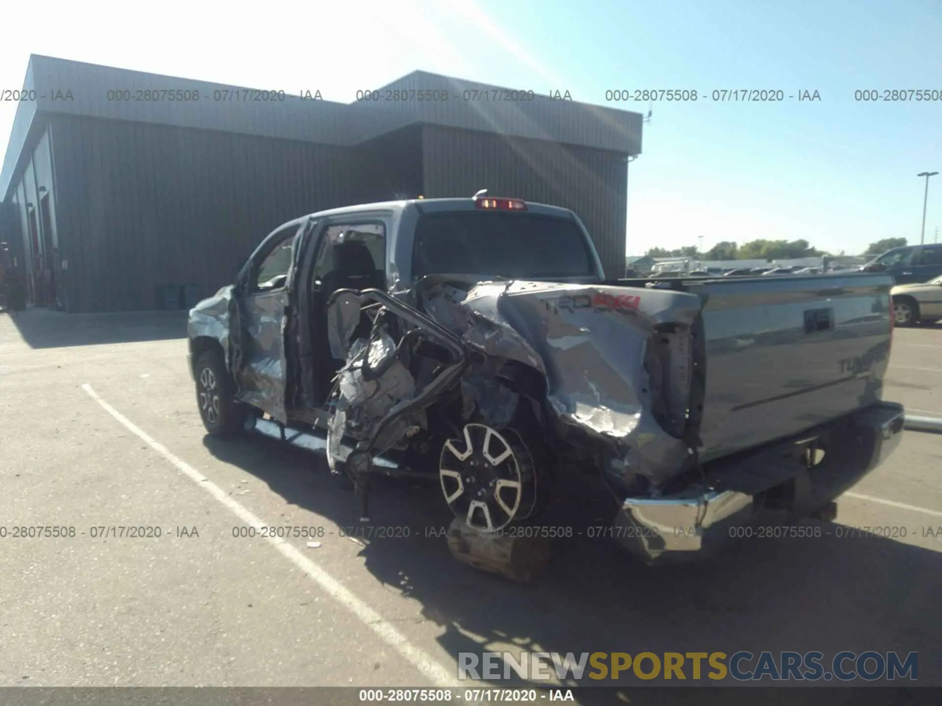 3 fotografías del automóvil dañado 5TFHY5F18LX918373 TOYOTA TUNDRA 2020