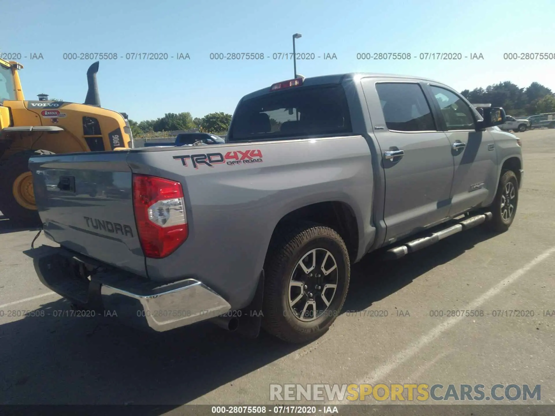 4 fotografías del automóvil dañado 5TFHY5F18LX918373 TOYOTA TUNDRA 2020