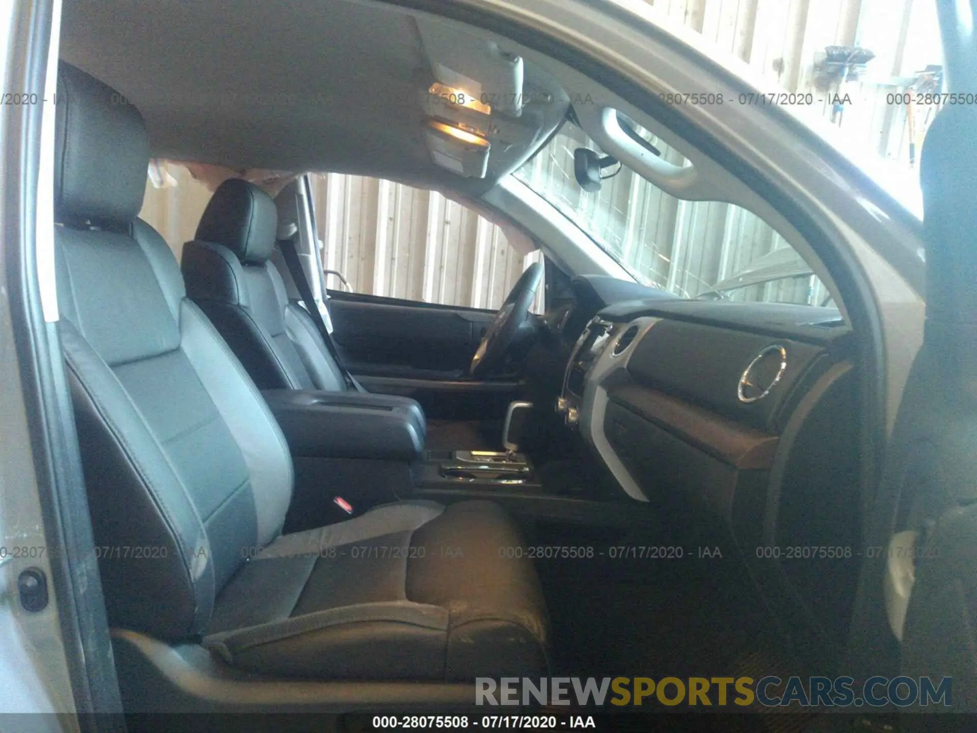 5 fotografías del automóvil dañado 5TFHY5F18LX918373 TOYOTA TUNDRA 2020