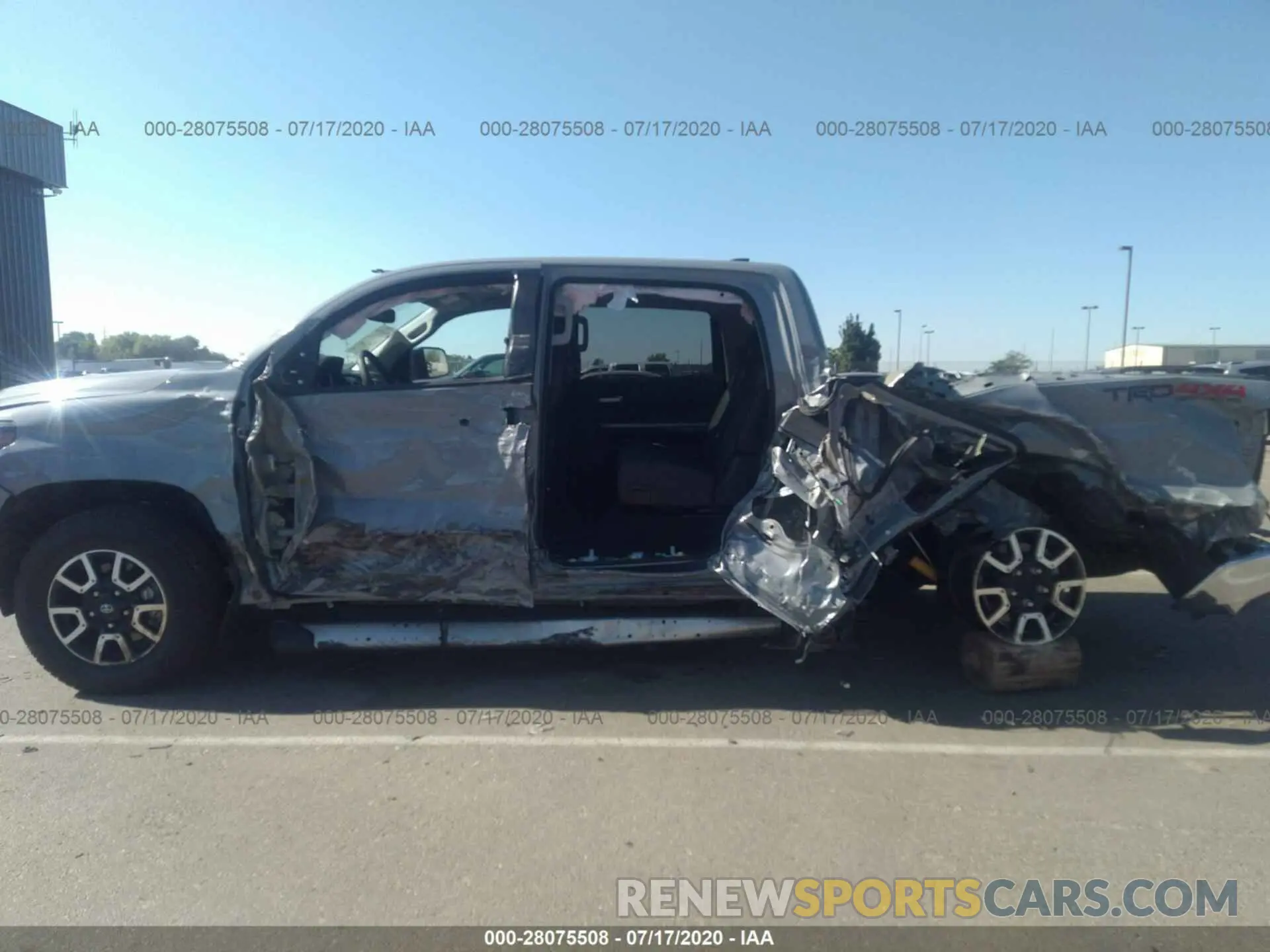 6 fotografías del automóvil dañado 5TFHY5F18LX918373 TOYOTA TUNDRA 2020