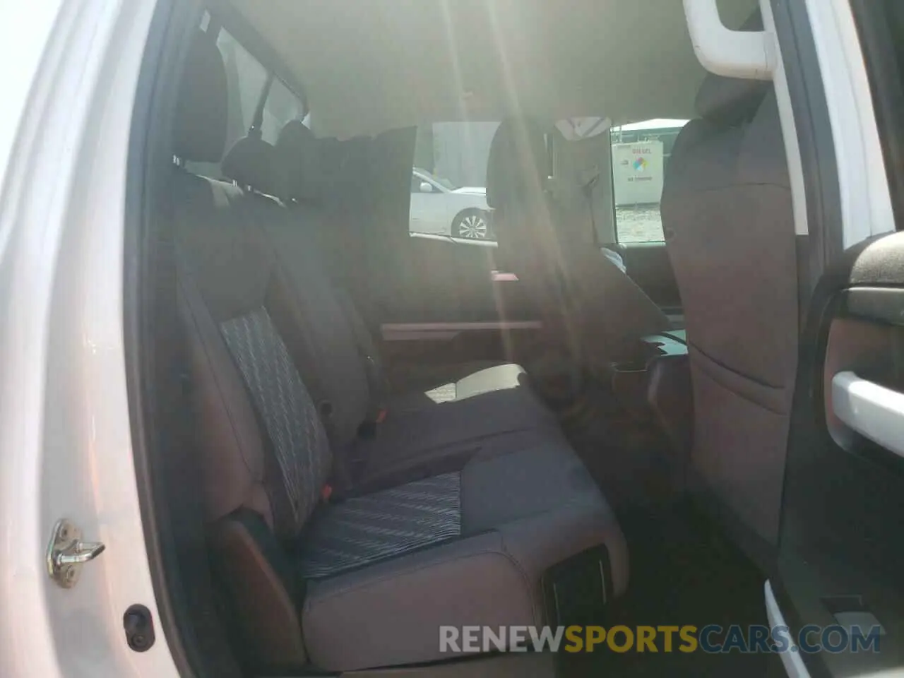 6 fotografías del automóvil dañado 5TFRY5F10LX257264 TOYOTA TUNDRA 2020