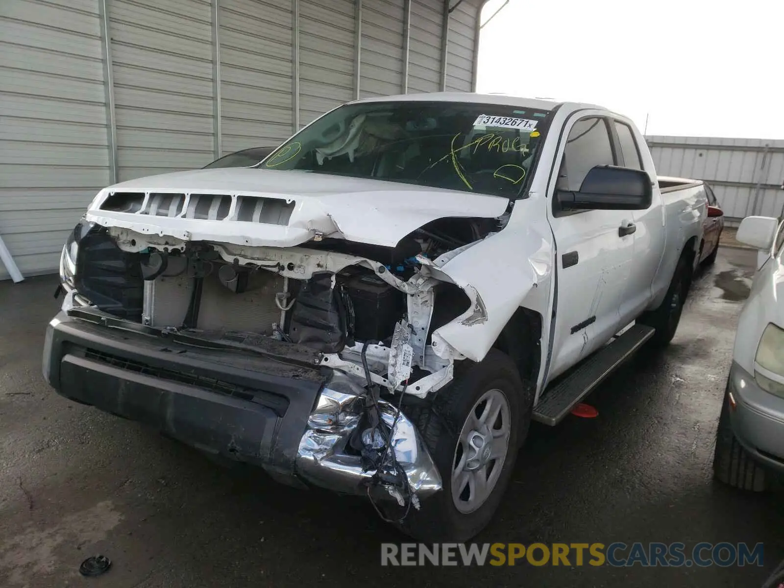 2 fotografías del automóvil dañado 5TFRY5F11LX266345 TOYOTA TUNDRA 2020