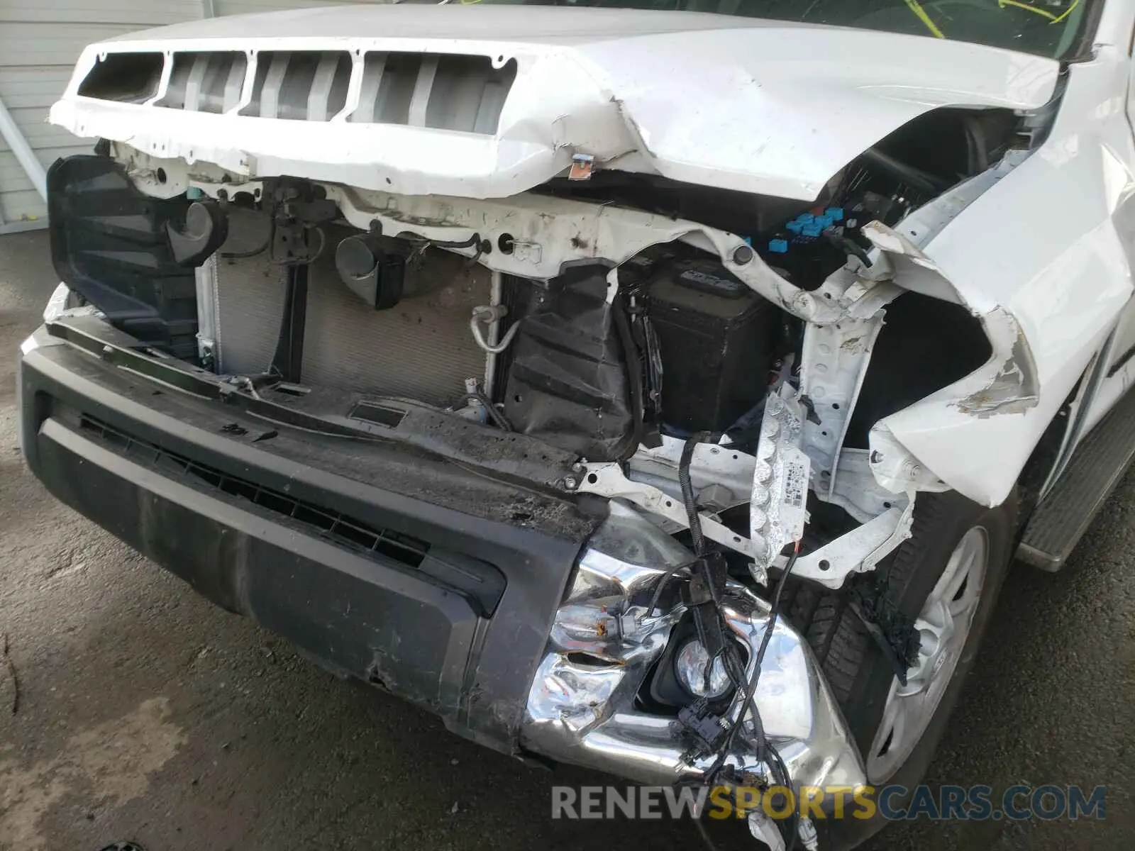 9 fotografías del automóvil dañado 5TFRY5F11LX266345 TOYOTA TUNDRA 2020