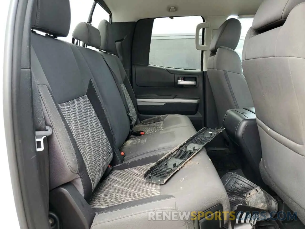 10 fotografías del automóvil dañado 5TFRY5F11LX269729 TOYOTA TUNDRA 2020