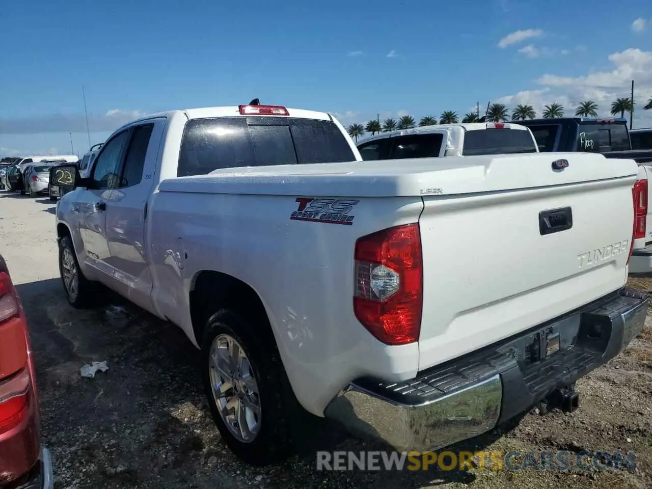 2 fotografías del automóvil dañado 5TFRY5F11LX269729 TOYOTA TUNDRA 2020