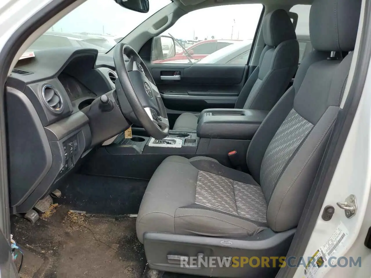 7 fotografías del automóvil dañado 5TFRY5F11LX269729 TOYOTA TUNDRA 2020