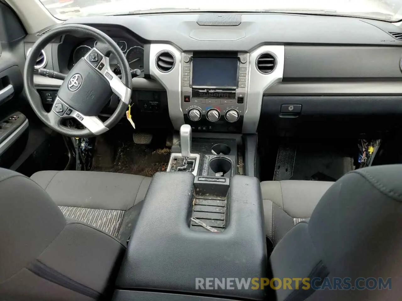 8 fotografías del automóvil dañado 5TFRY5F11LX269729 TOYOTA TUNDRA 2020