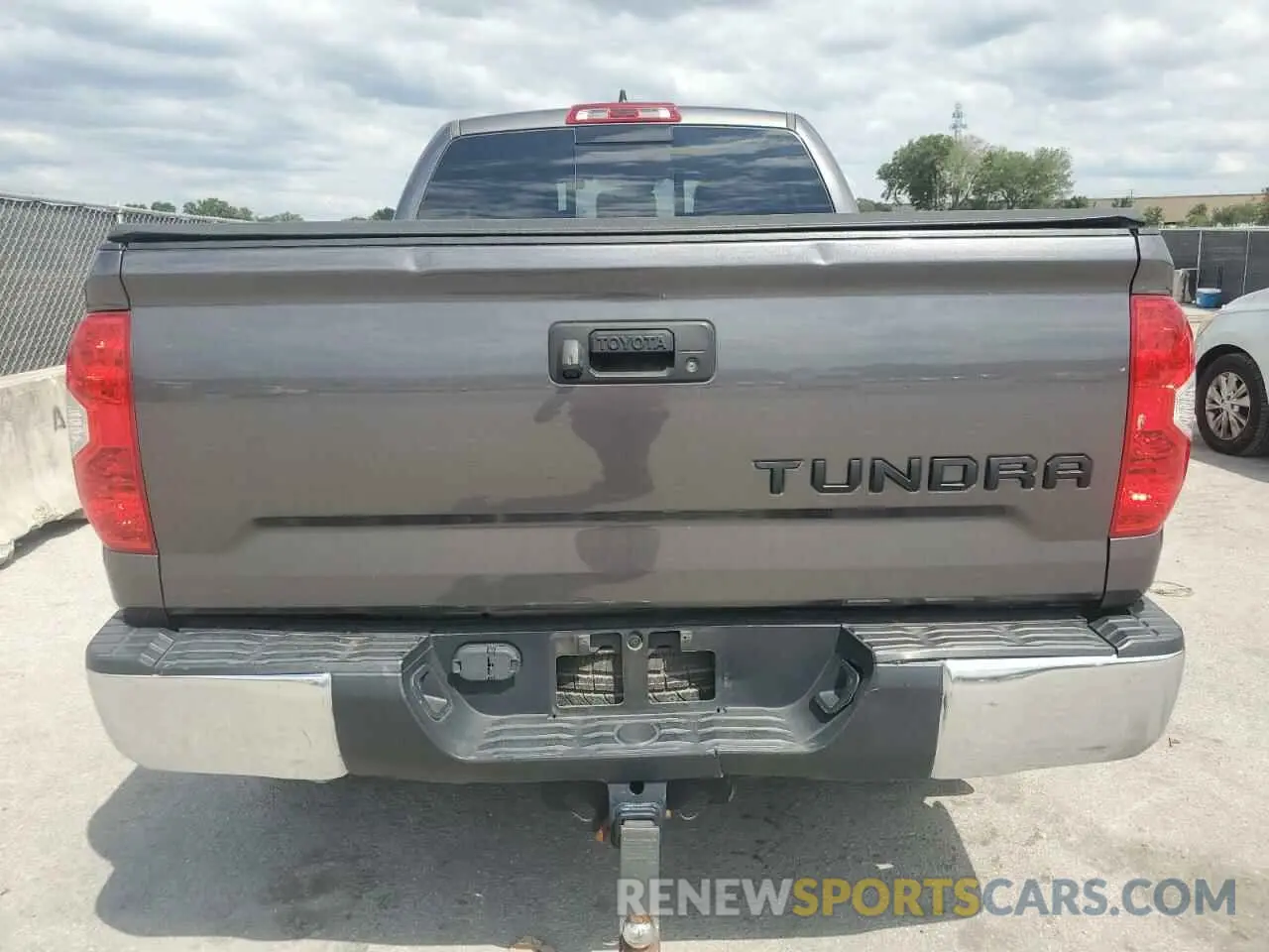 6 fotografías del automóvil dañado 5TFRY5F12LX266936 TOYOTA TUNDRA 2020