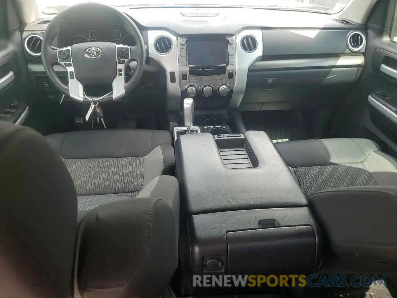 8 fotografías del automóvil dañado 5TFRY5F12LX266936 TOYOTA TUNDRA 2020