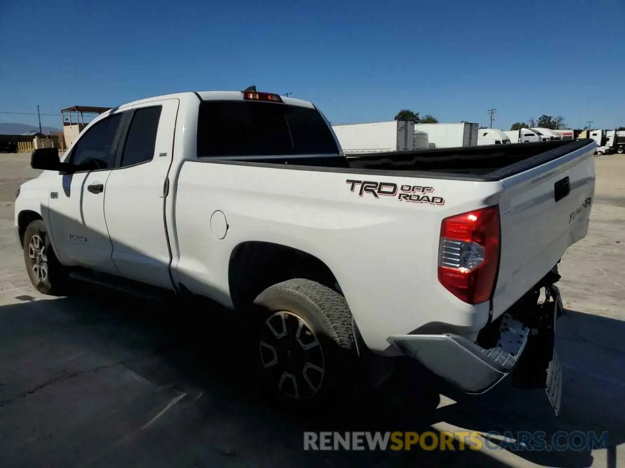 2 fotografías del automóvil dañado 5TFRY5F12LX269061 TOYOTA TUNDRA 2020