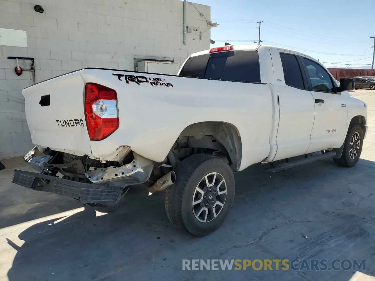 3 fotografías del automóvil dañado 5TFRY5F12LX269061 TOYOTA TUNDRA 2020