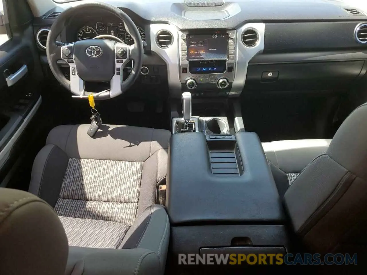 8 fotografías del automóvil dañado 5TFRY5F12LX269061 TOYOTA TUNDRA 2020