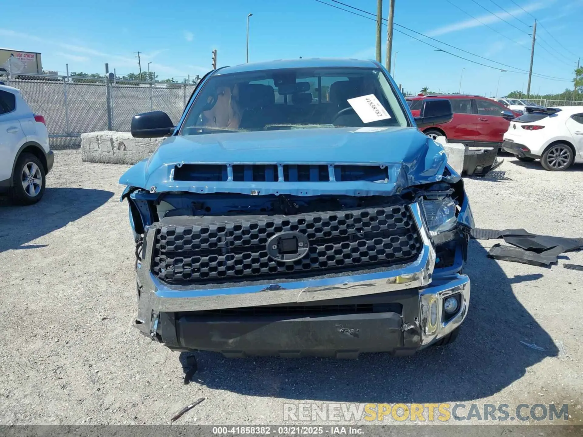 6 fotografías del automóvil dañado 5TFRY5F14LX257901 TOYOTA TUNDRA 2020