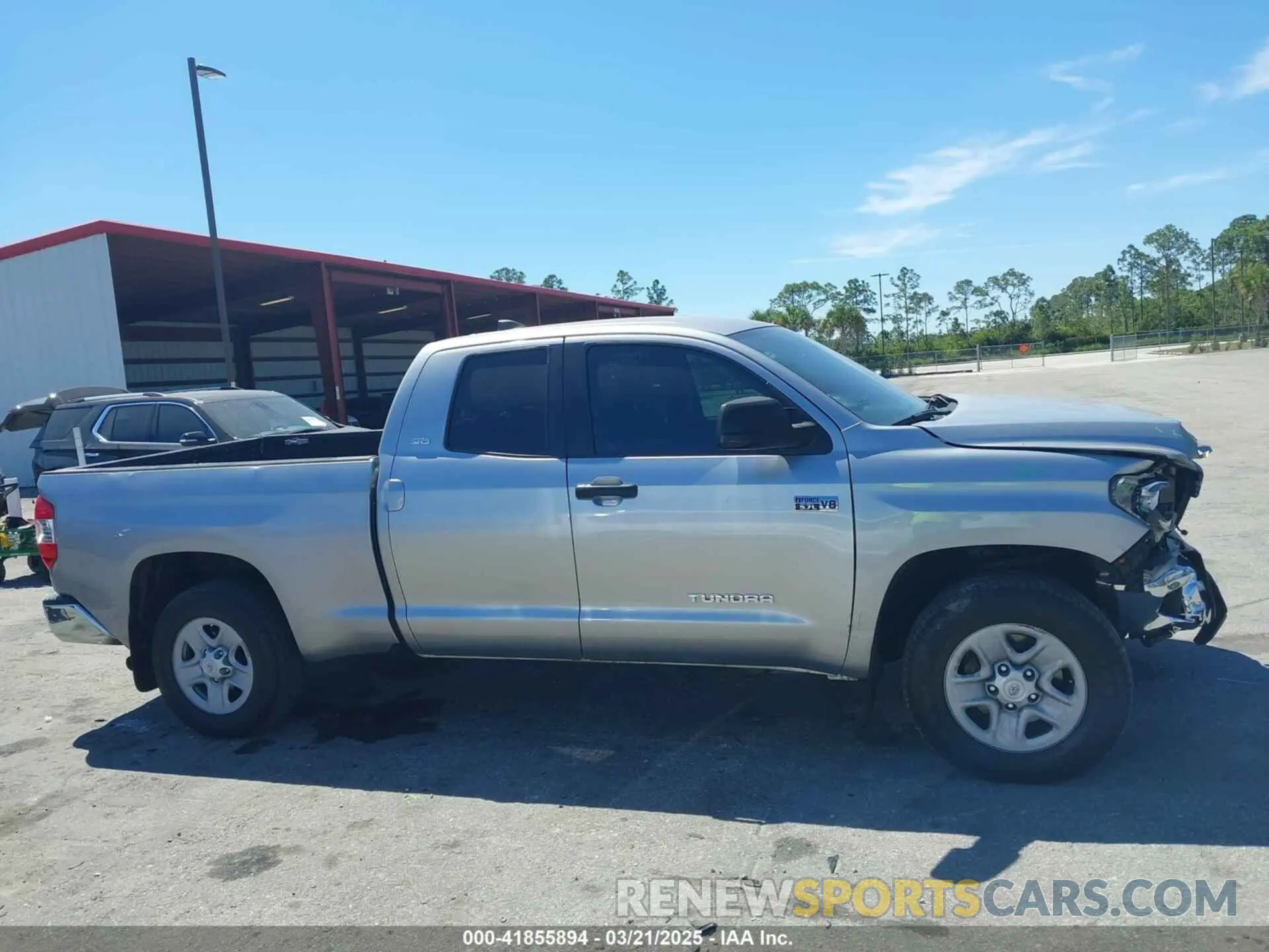14 fotografías del automóvil dañado 5TFUY5F11LX931965 TOYOTA TUNDRA 2020