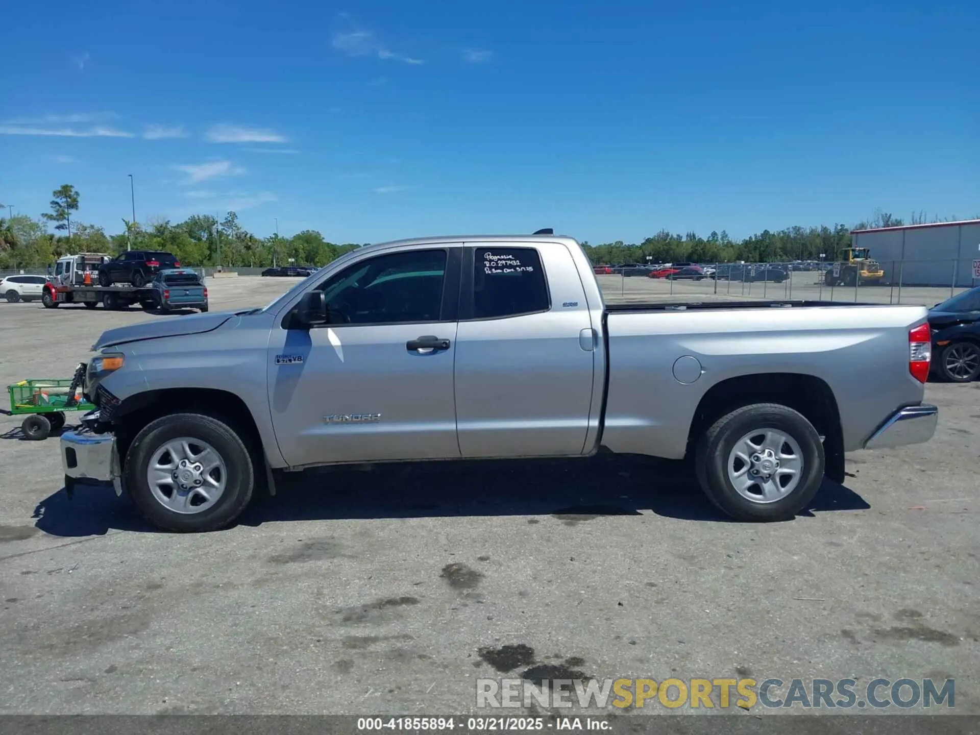 15 fotografías del automóvil dañado 5TFUY5F11LX931965 TOYOTA TUNDRA 2020