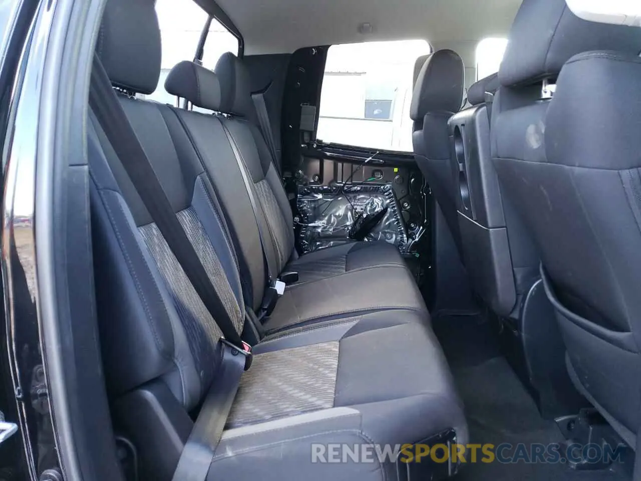 10 fotografías del automóvil dañado 5TFUY5F13LX922653 TOYOTA TUNDRA 2020
