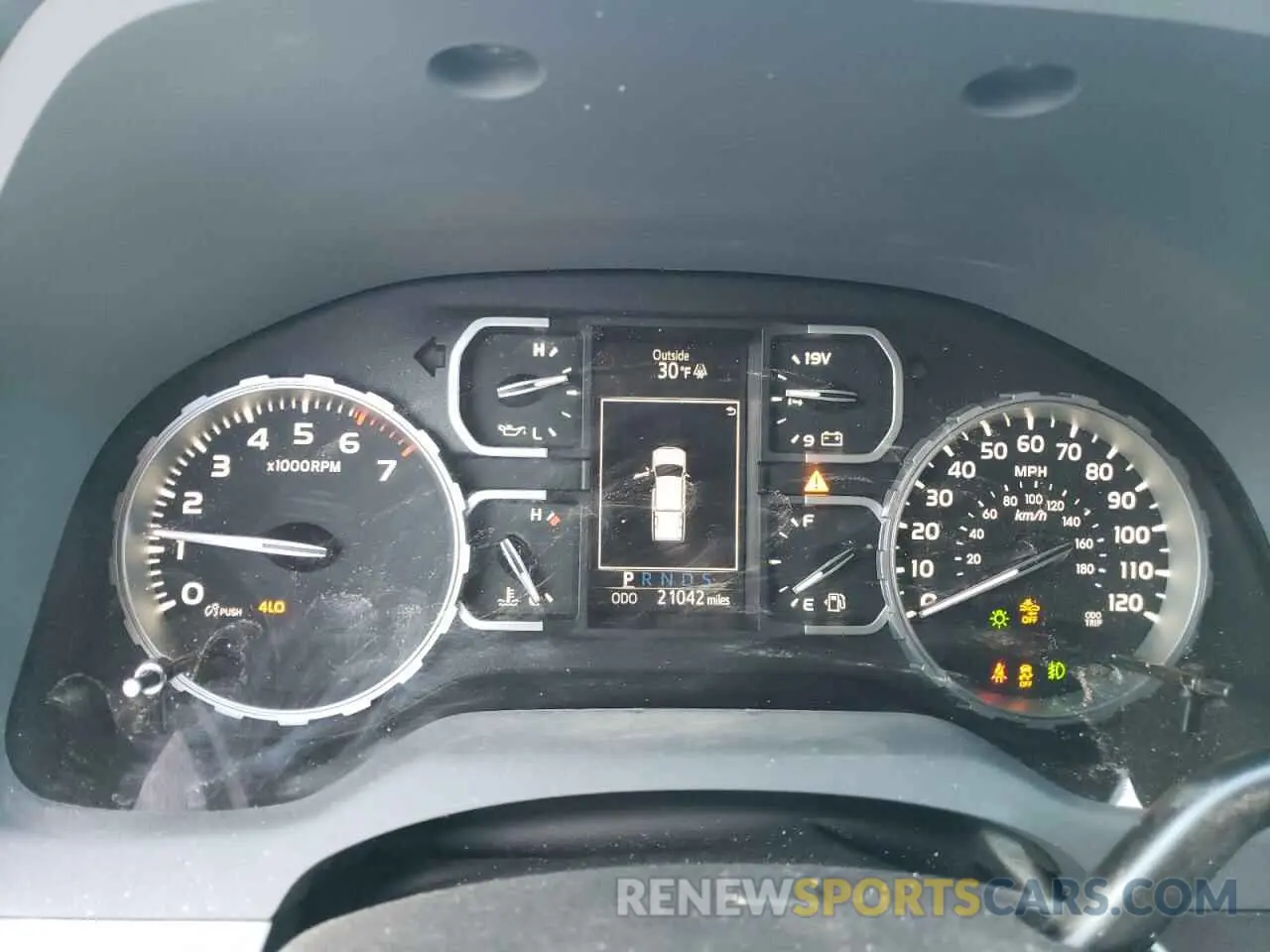 9 fotografías del automóvil dañado 5TFUY5F13LX922653 TOYOTA TUNDRA 2020