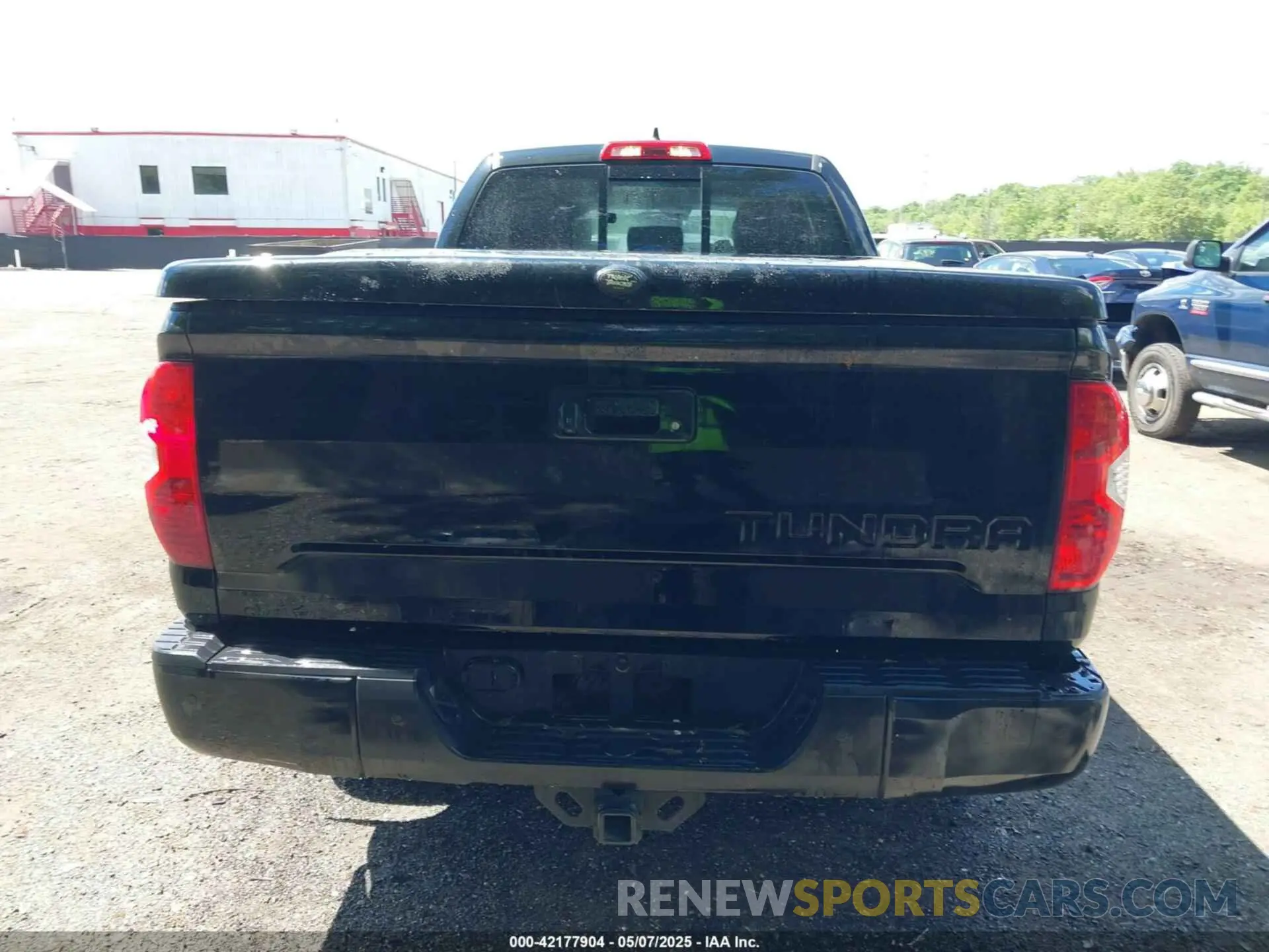 17 fotografías del automóvil dañado 5TFUY5F14LX876542 TOYOTA TUNDRA 2020