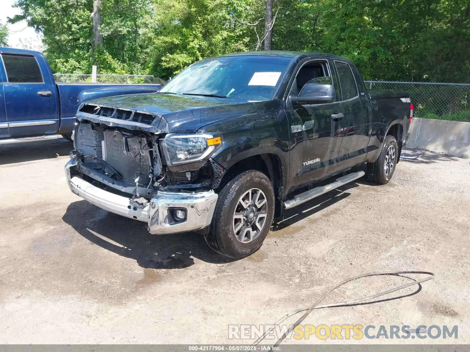 2 fotografías del automóvil dañado 5TFUY5F14LX876542 TOYOTA TUNDRA 2020