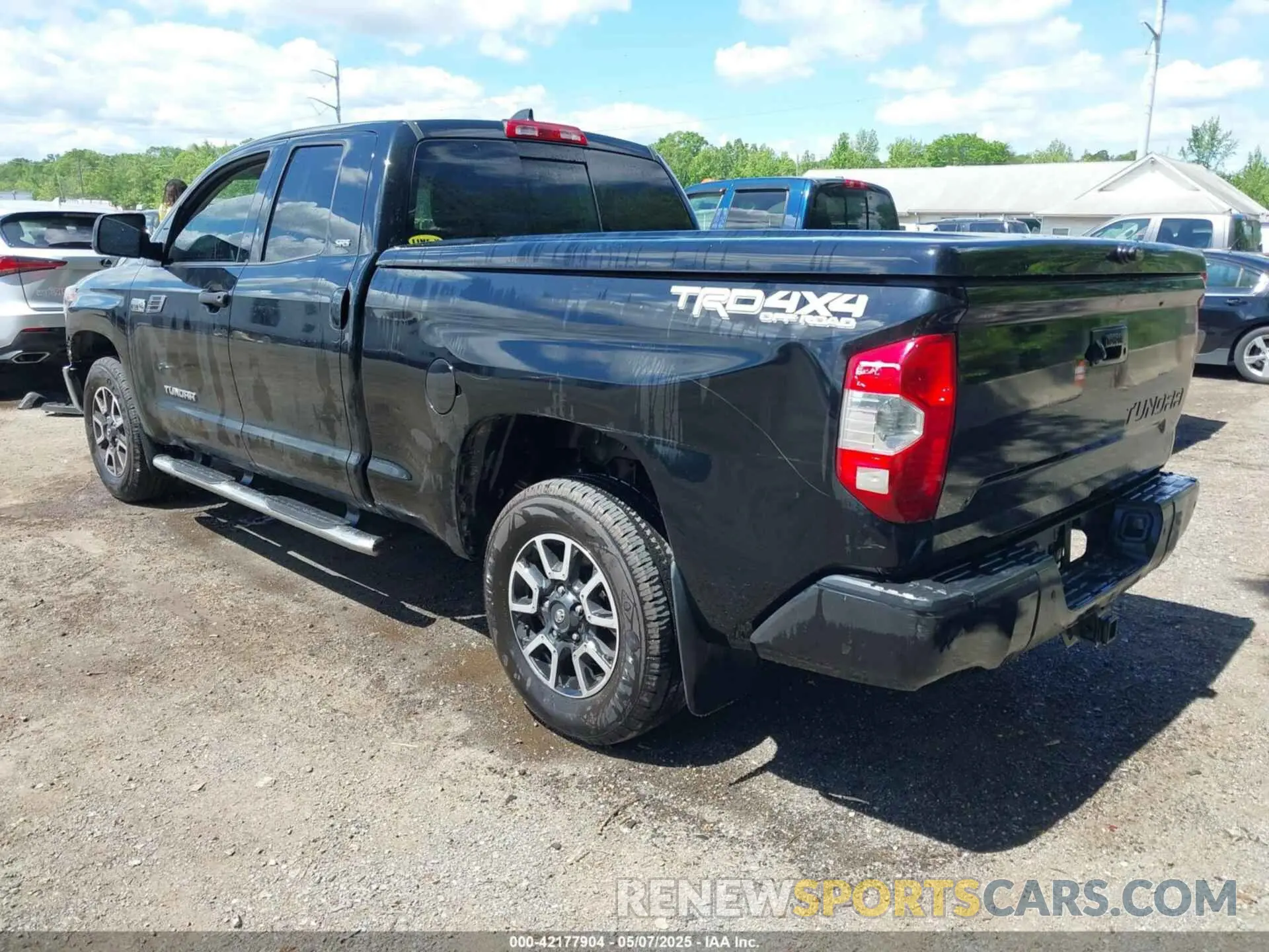 3 fotografías del automóvil dañado 5TFUY5F14LX876542 TOYOTA TUNDRA 2020
