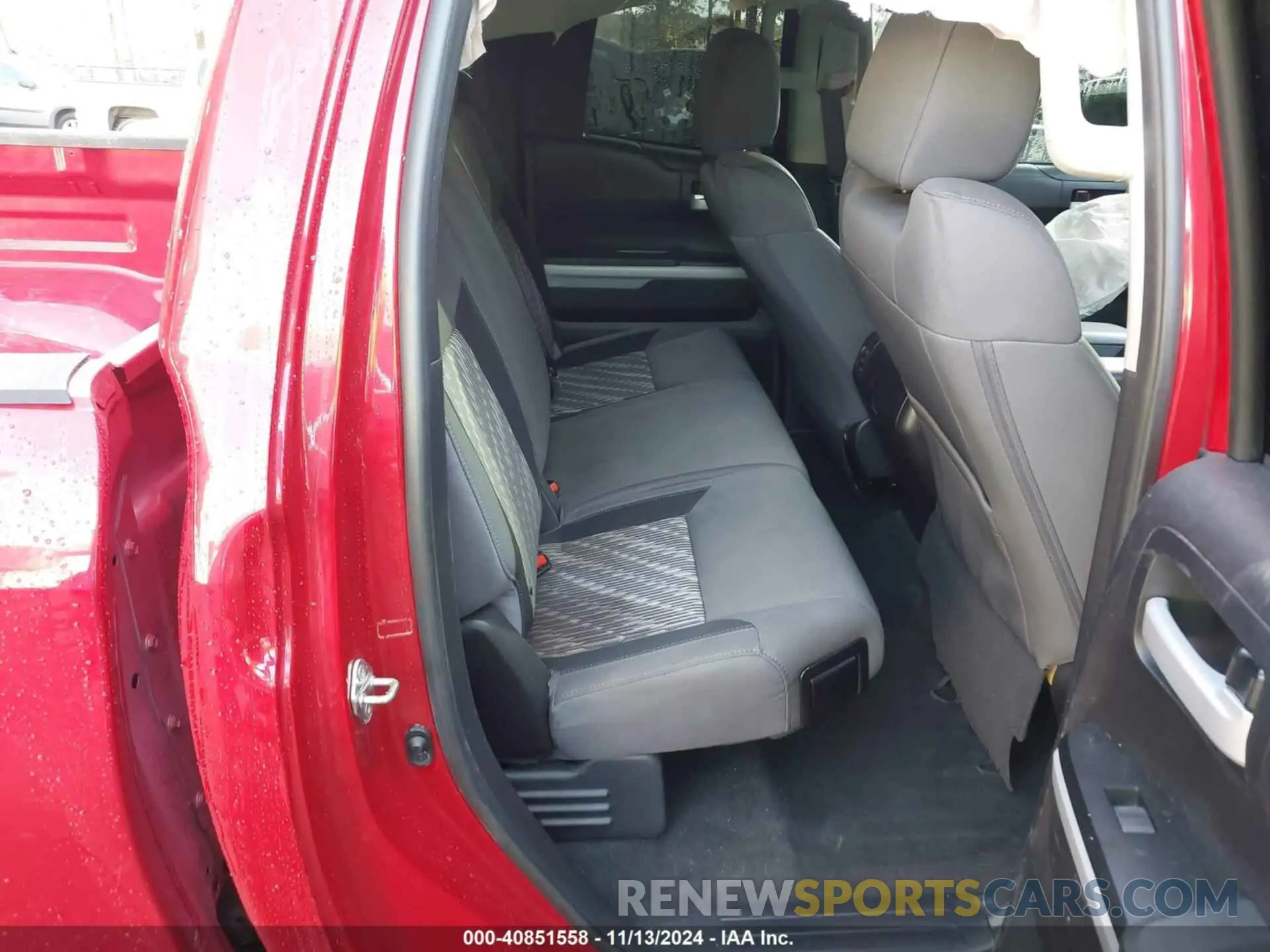 8 fotografías del automóvil dañado 5TFUY5F14LX918658 TOYOTA TUNDRA 2020