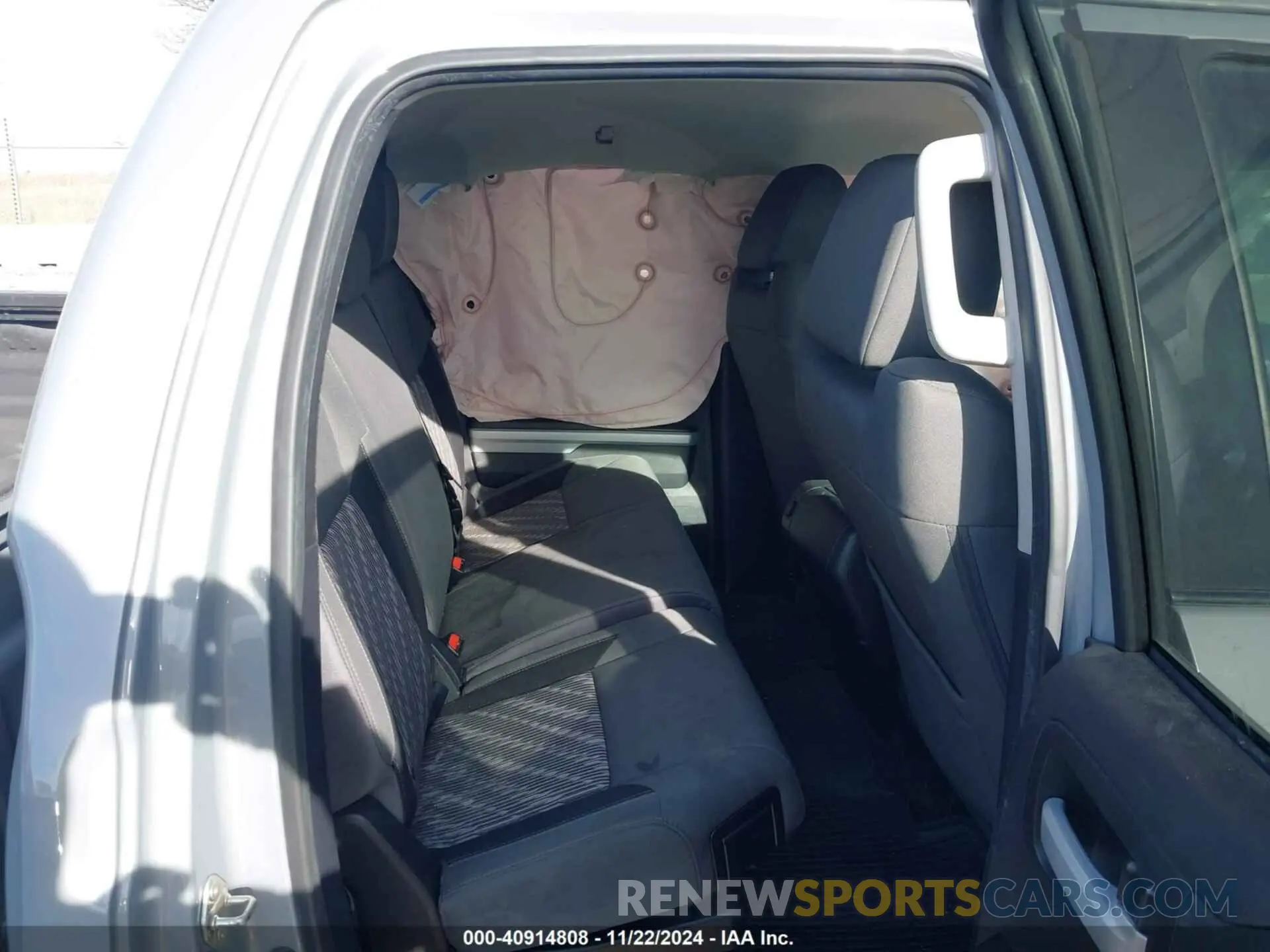 8 fotografías del automóvil dañado 5TFUY5F14LX952342 TOYOTA TUNDRA 2020