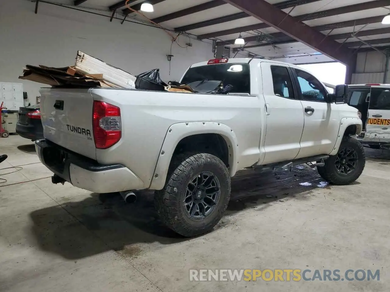 3 fotografías del automóvil dañado 5TFUY5F17LX872050 TOYOTA TUNDRA 2020