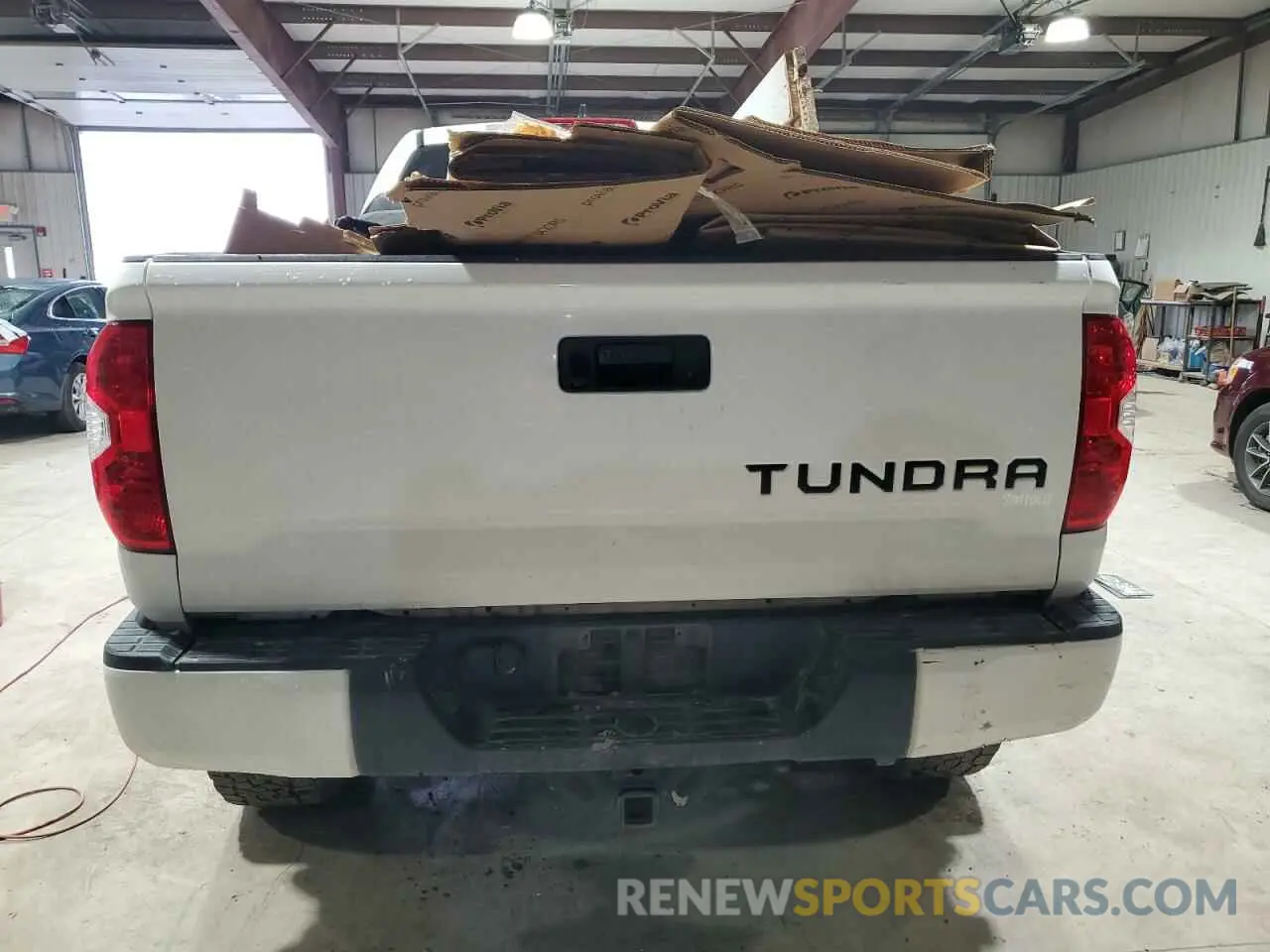6 fotografías del automóvil dañado 5TFUY5F17LX872050 TOYOTA TUNDRA 2020