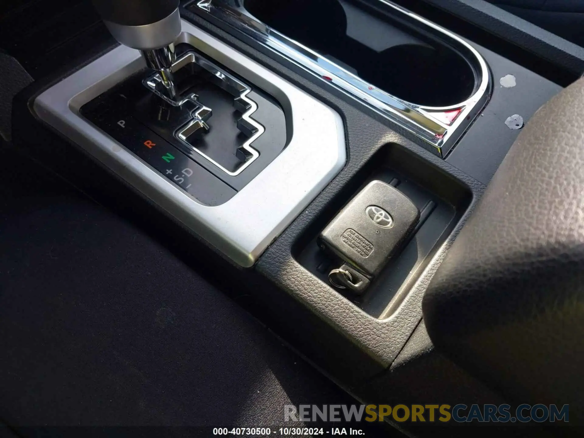 11 fotografías del automóvil dañado 5TFUY5F17LX884084 TOYOTA TUNDRA 2020