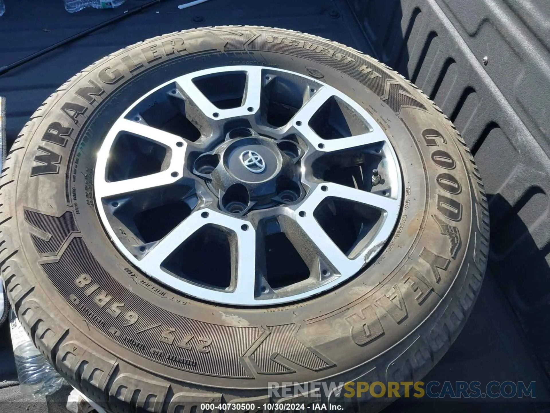 12 fotografías del automóvil dañado 5TFUY5F17LX884084 TOYOTA TUNDRA 2020