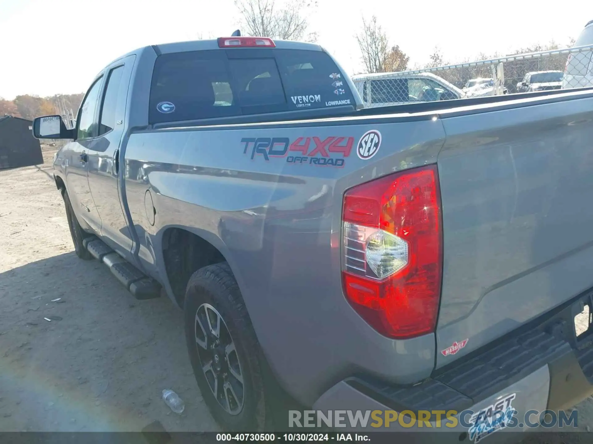 15 fotografías del automóvil dañado 5TFUY5F17LX884084 TOYOTA TUNDRA 2020
