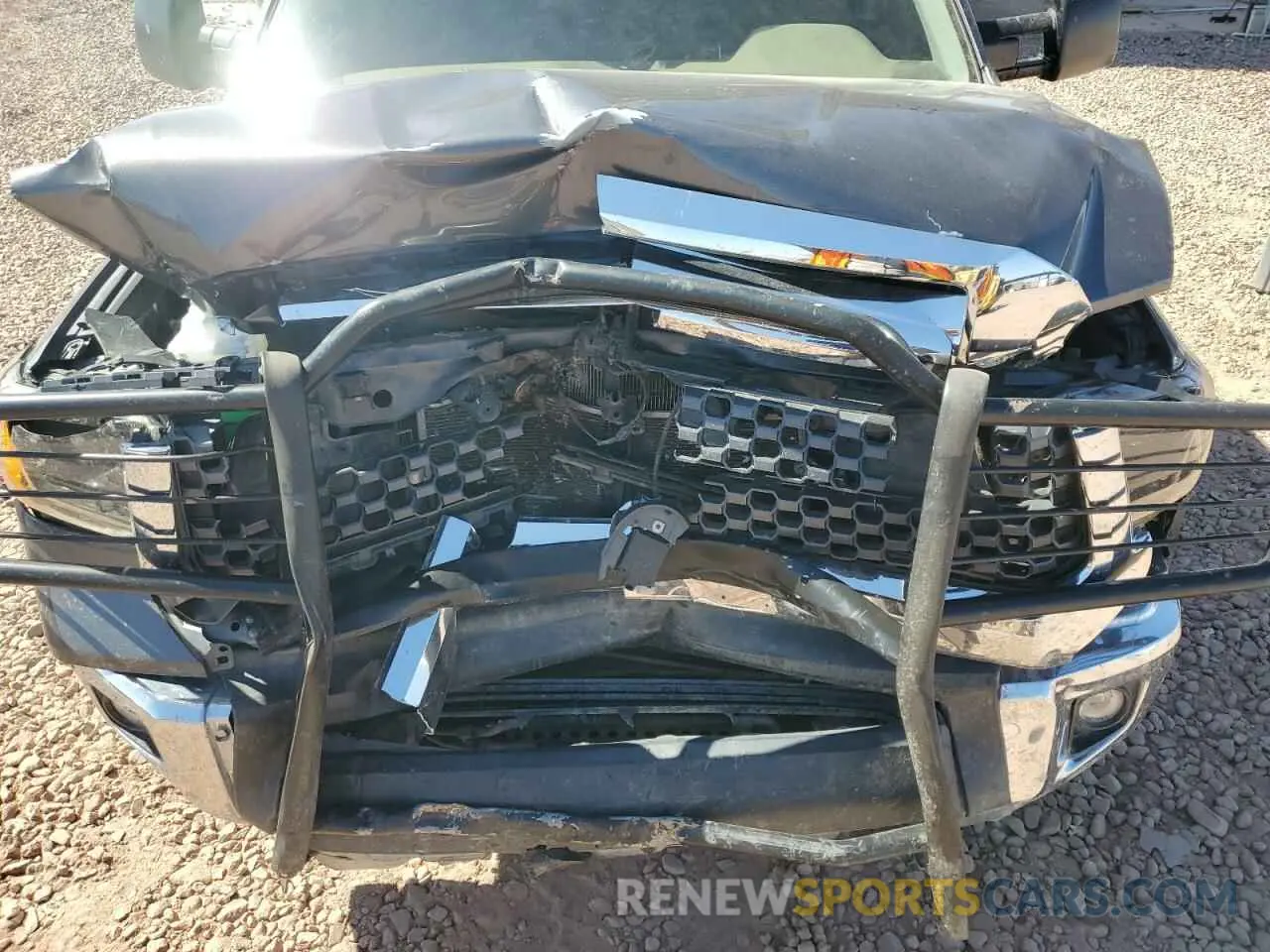 11 fotografías del automóvil dañado 5TFUY5F17LX955641 TOYOTA TUNDRA 2020