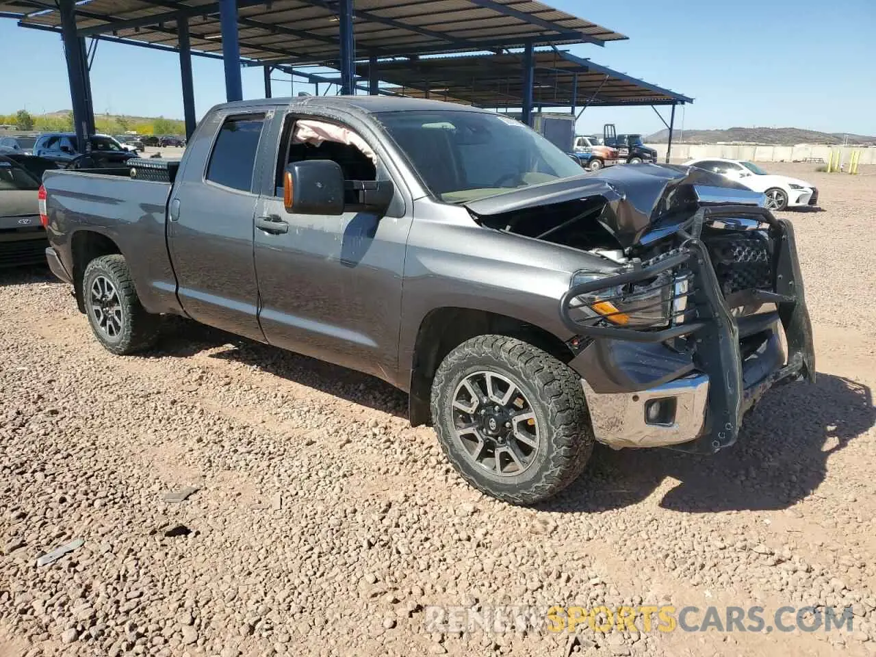 4 fotografías del automóvil dañado 5TFUY5F17LX955641 TOYOTA TUNDRA 2020
