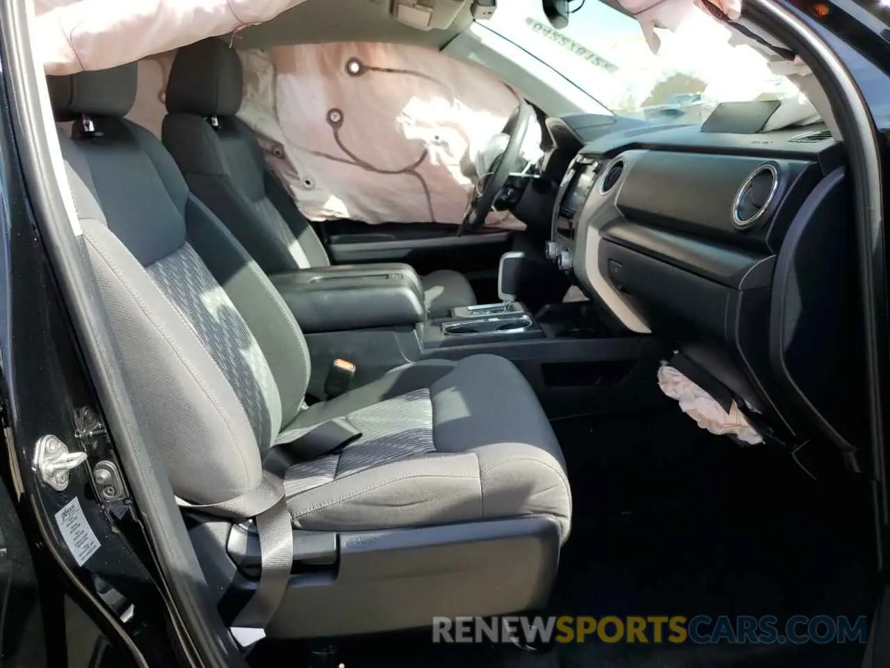 5 fotografías del automóvil dañado 5TFUY5F18LX905864 TOYOTA TUNDRA 2020