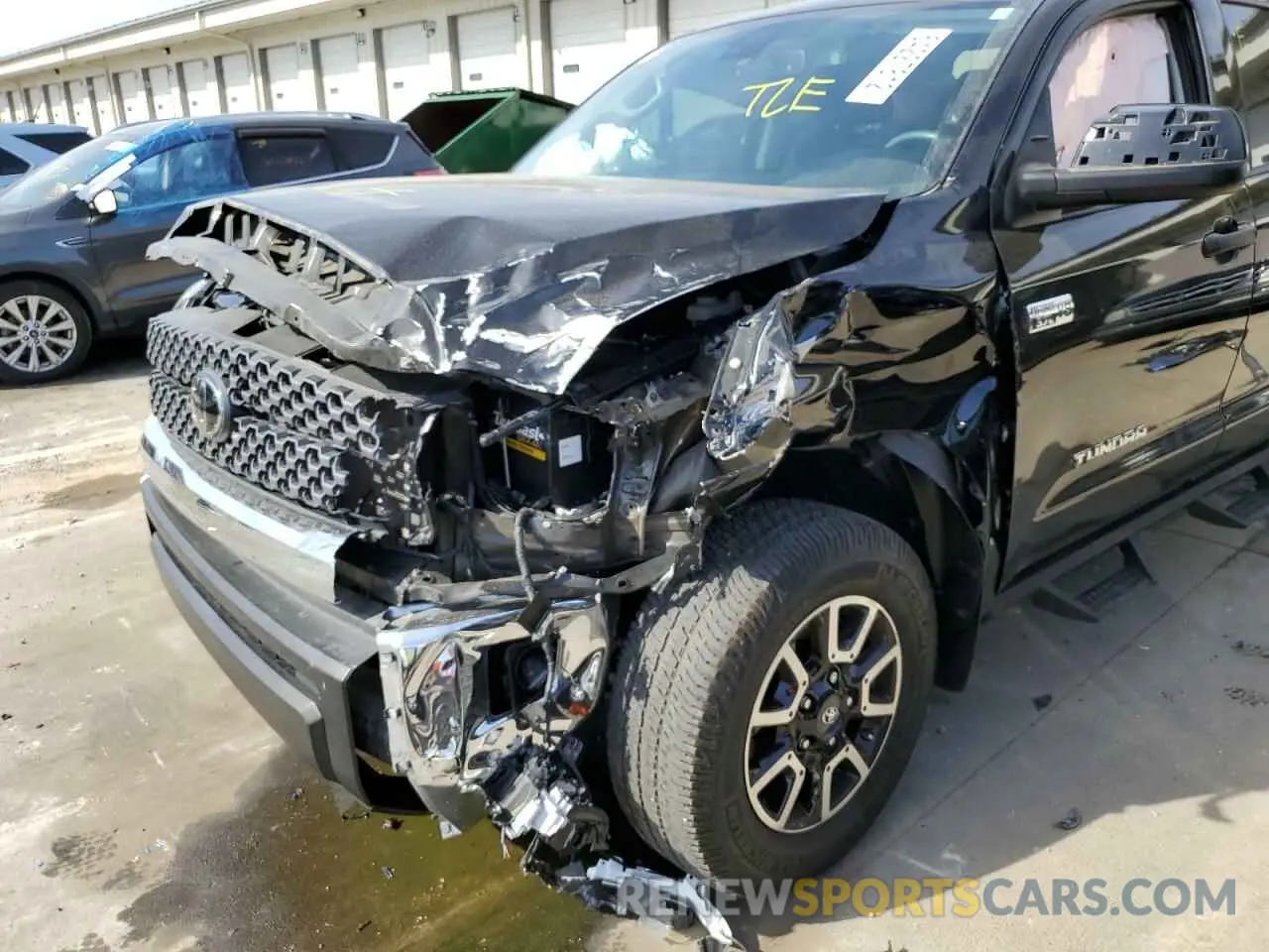 9 fotografías del automóvil dañado 5TFUY5F18LX905864 TOYOTA TUNDRA 2020