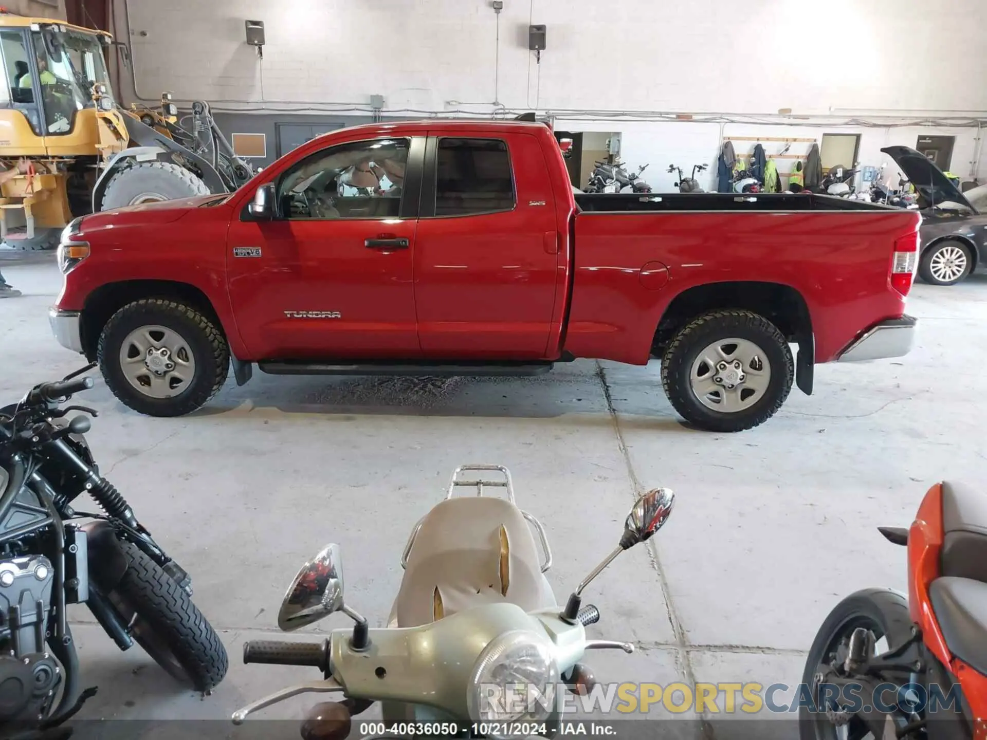 15 fotografías del automóvil dañado 5TFUY5F18LX932837 TOYOTA TUNDRA 2020
