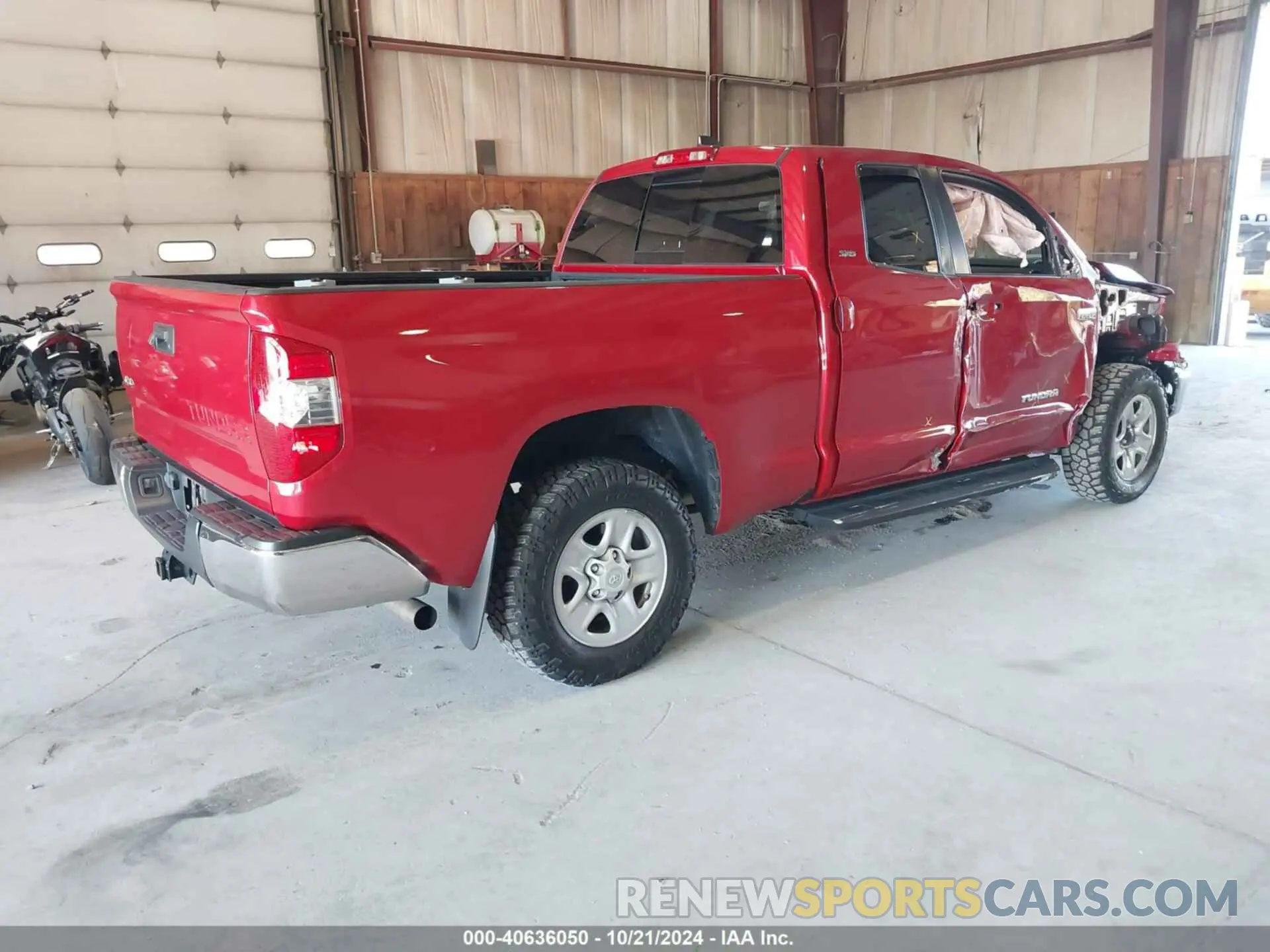 4 fotografías del automóvil dañado 5TFUY5F18LX932837 TOYOTA TUNDRA 2020