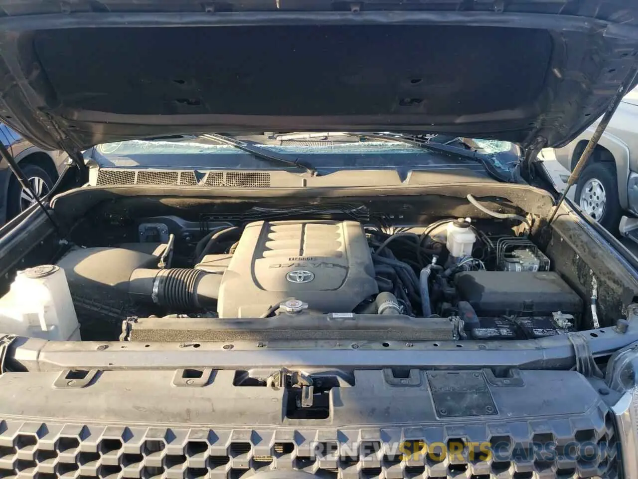 7 fotografías del automóvil dañado 5TFUY5F19LX888170 TOYOTA TUNDRA 2020