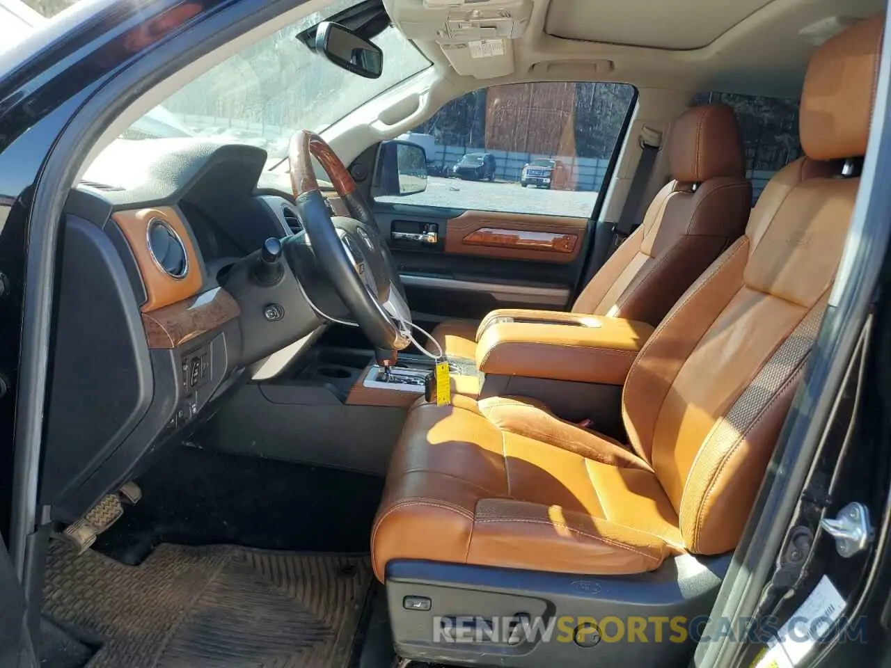 7 fotografías del automóvil dañado 5TFAY5F18MX006720 TOYOTA TUNDRA 2021