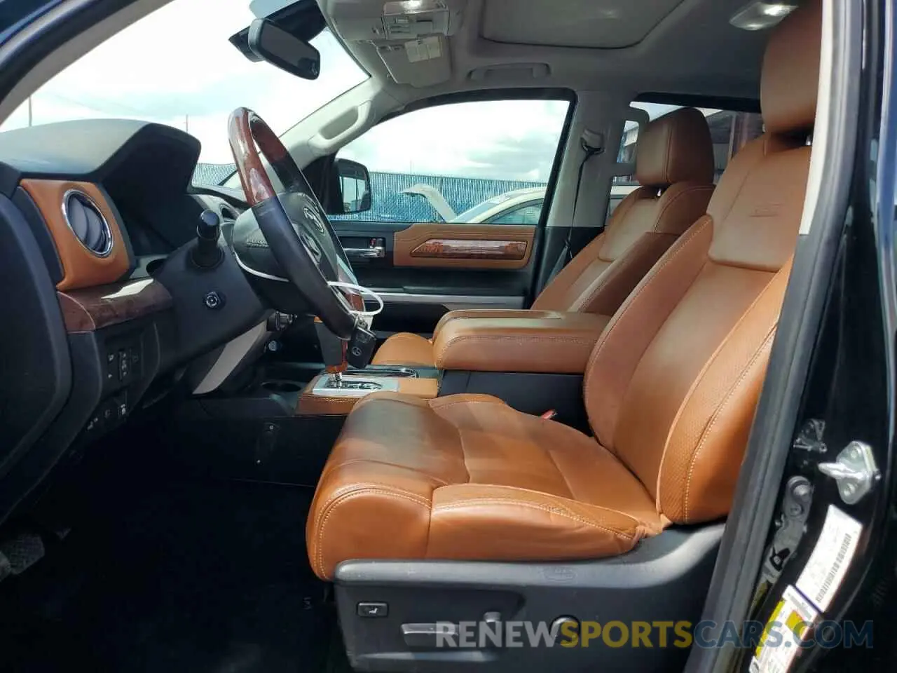 7 fotografías del automóvil dañado 5TFAY5F18MX032248 TOYOTA TUNDRA 2021
