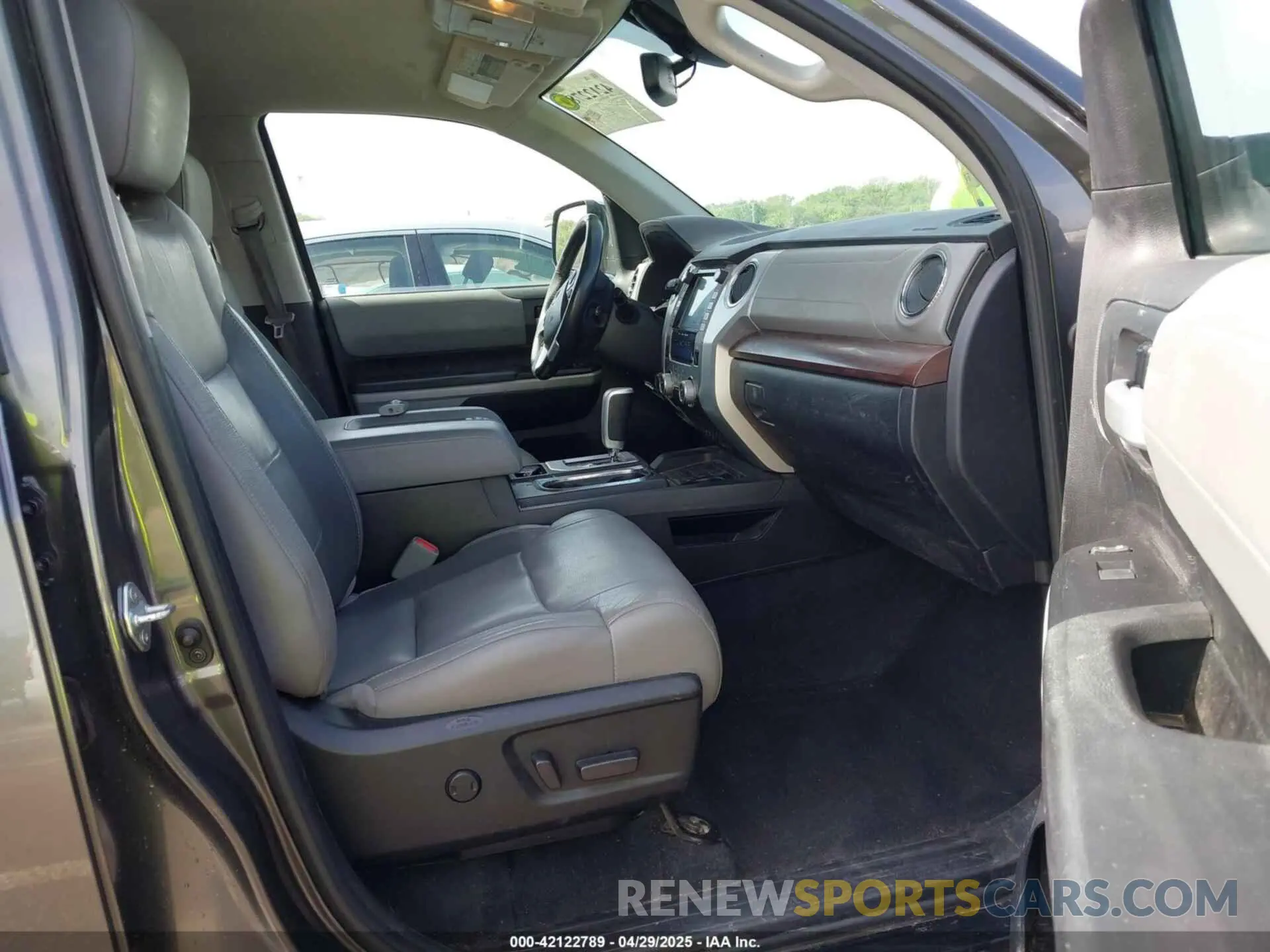 5 fotografías del automóvil dañado 5TFBY5F13MX044120 TOYOTA TUNDRA 2021