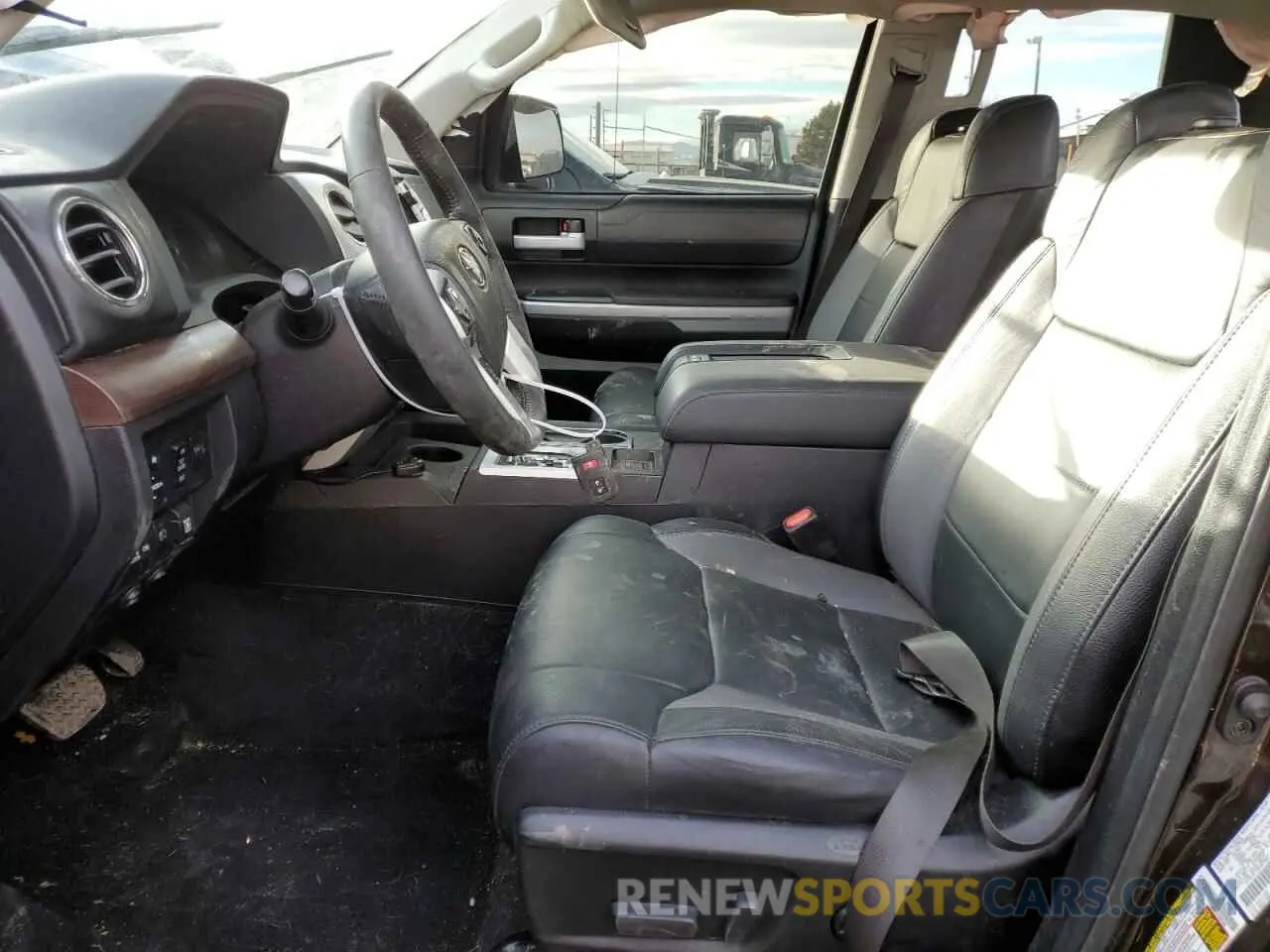 7 fotografías del automóvil dañado 5TFBY5F15MX039047 TOYOTA TUNDRA 2021