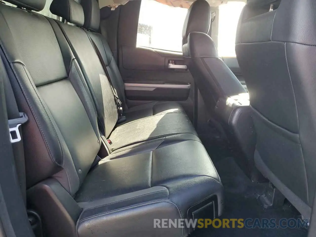 10 fotografías del automóvil dañado 5TFBY5F15MX988047 TOYOTA TUNDRA 2021