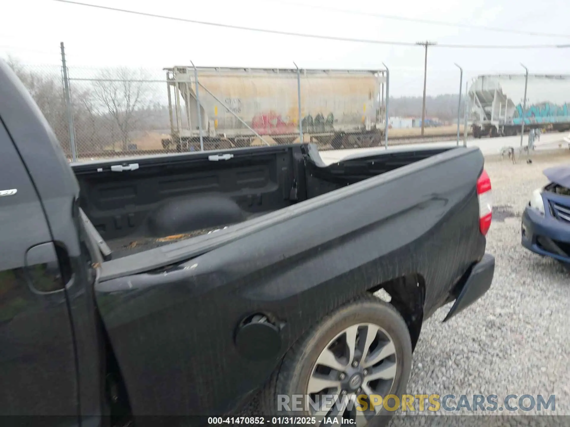 6 fotografías del automóvil dañado 5TFBY5F17MX987966 TOYOTA TUNDRA 2021