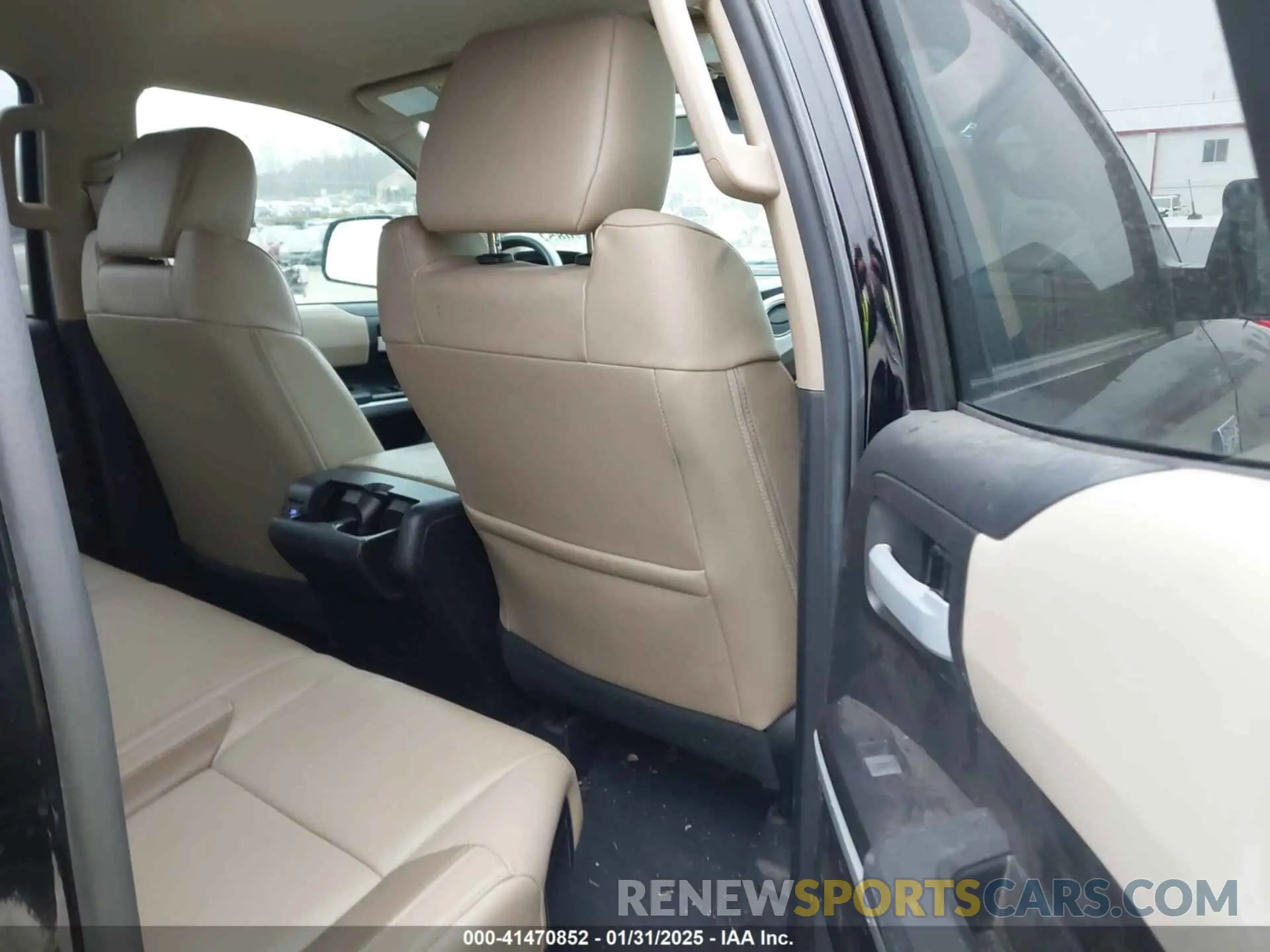 8 fotografías del automóvil dañado 5TFBY5F17MX987966 TOYOTA TUNDRA 2021