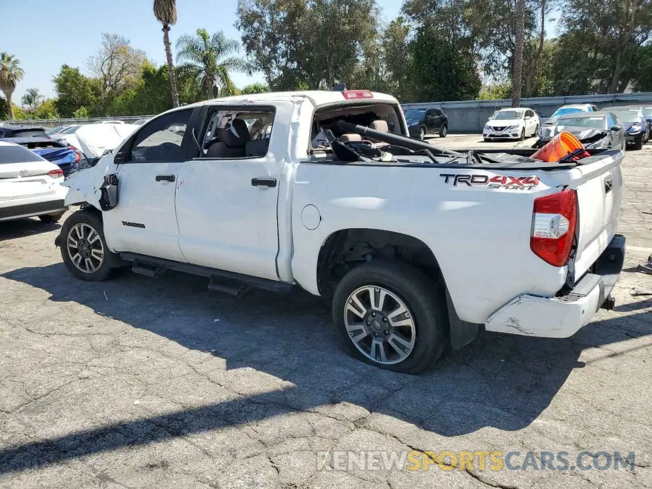 2 fotografías del automóvil dañado 5TFDY5F10MX039076 TOYOTA TUNDRA 2021