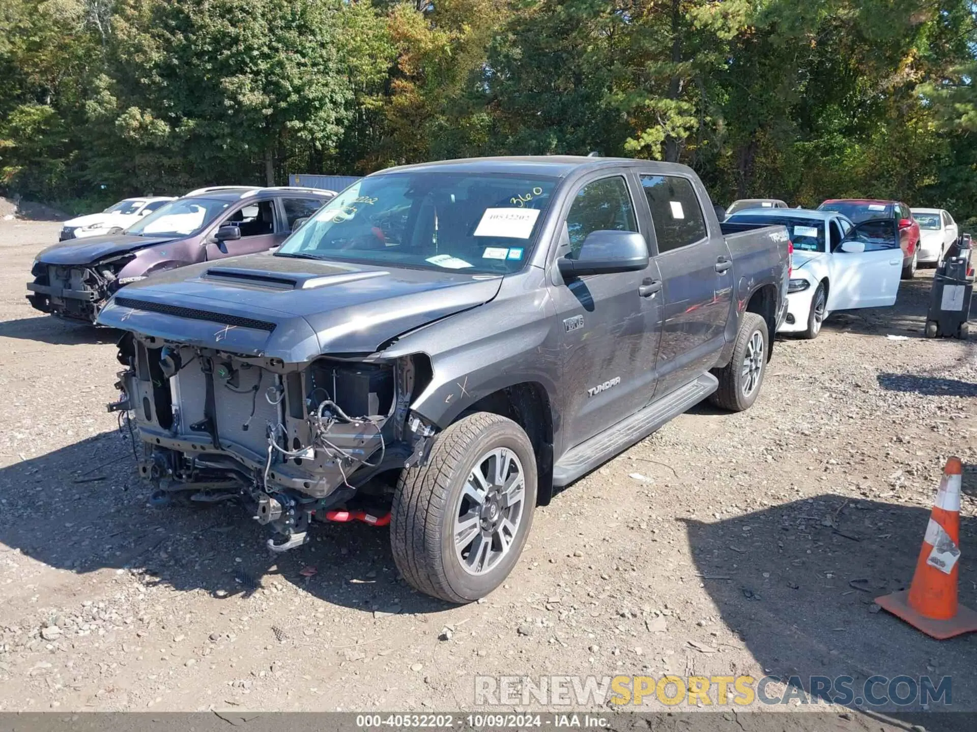 2 fotografías del automóvil dañado 5TFDY5F10MX975389 TOYOTA TUNDRA 2021
