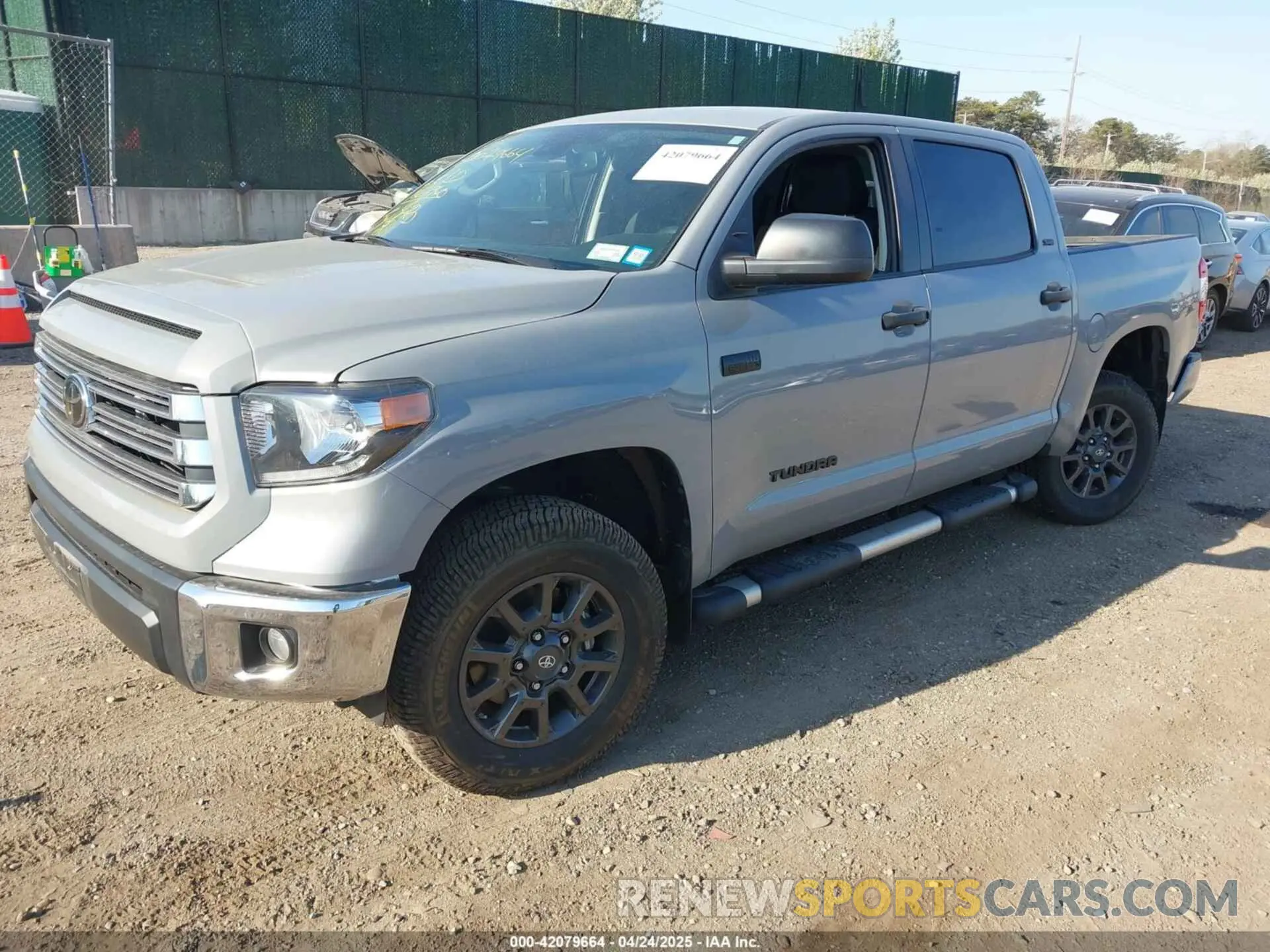 2 fotografías del automóvil dañado 5TFDY5F11MX046487 TOYOTA TUNDRA 2021