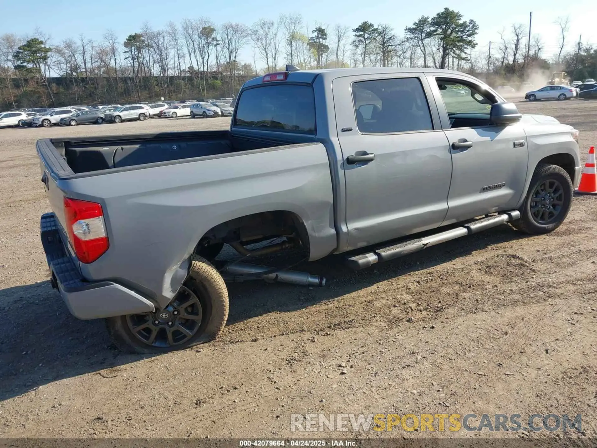 4 fotografías del automóvil dañado 5TFDY5F11MX046487 TOYOTA TUNDRA 2021