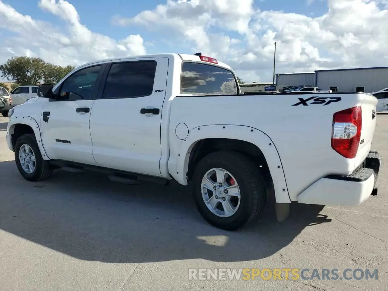 2 fotografías del automóvil dañado 5TFDY5F13MX984863 TOYOTA TUNDRA 2021